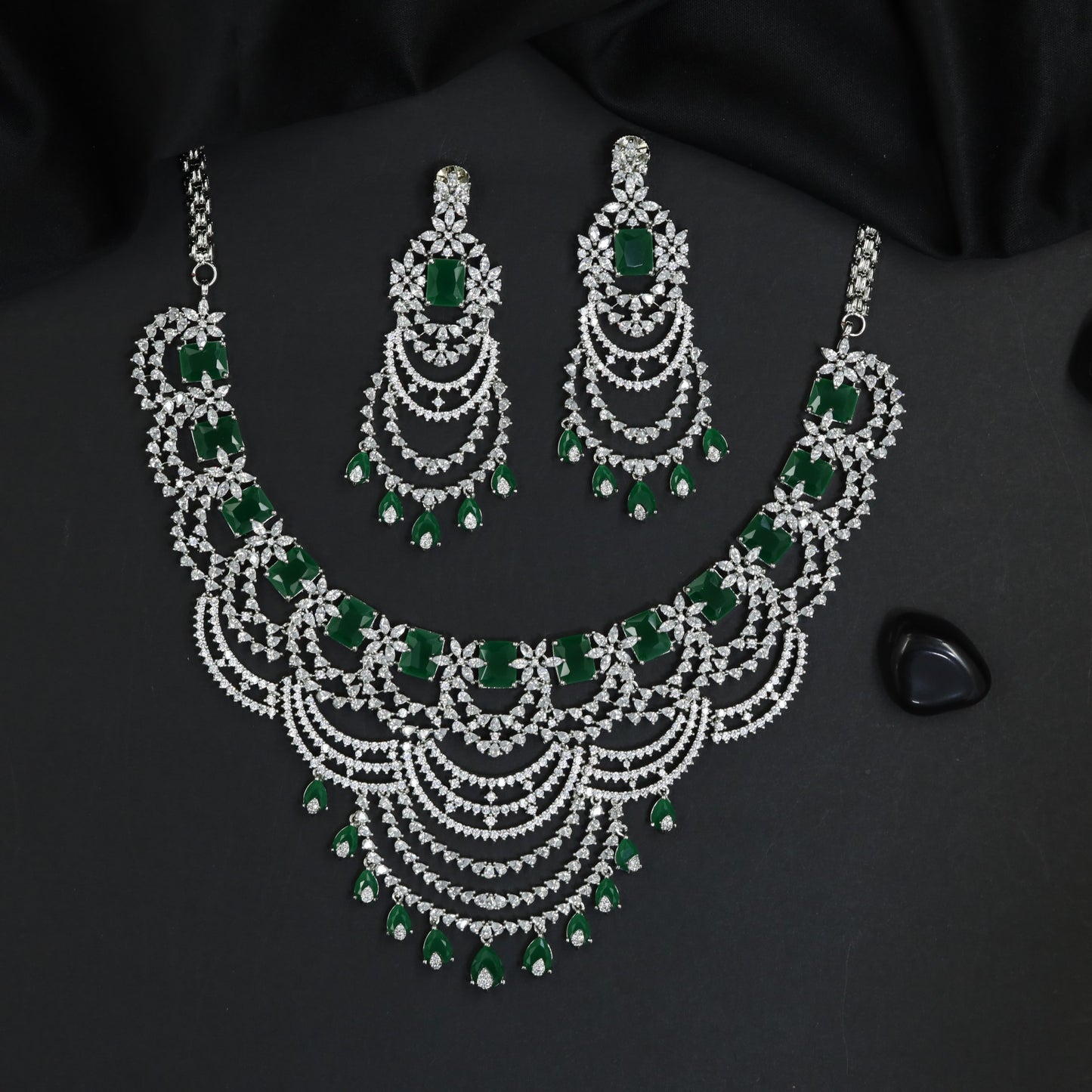 Garland Pattern Necklace Set with Draped Chain Detailing