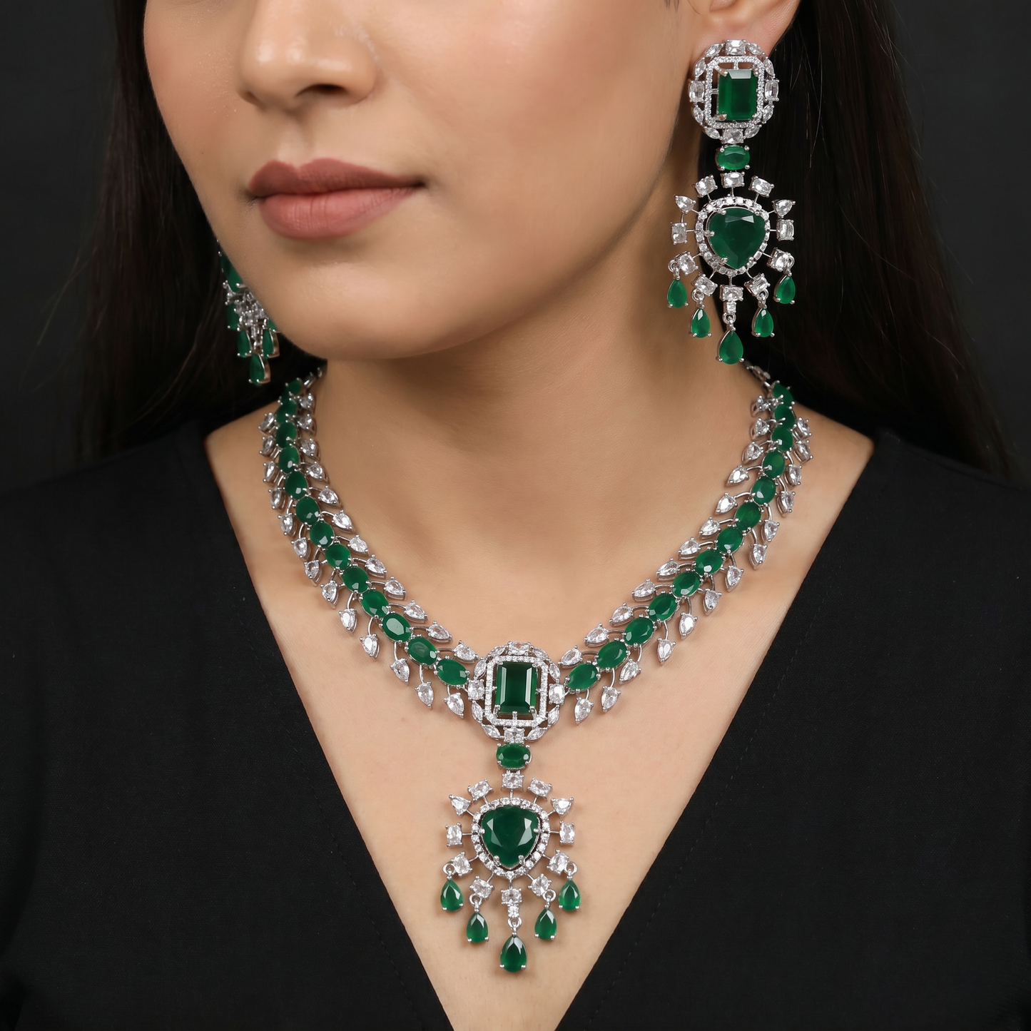 Leaf and Floral Necklace Set with Ornamental Pendant