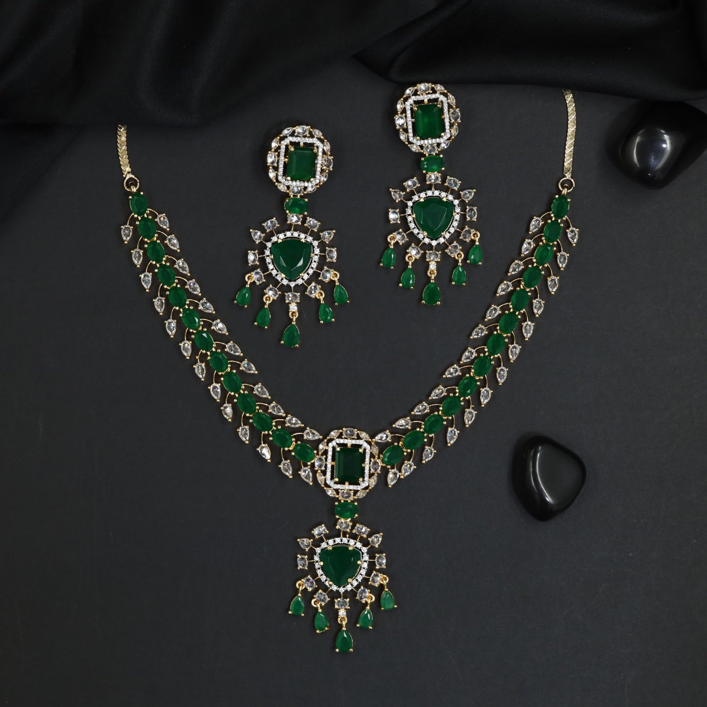 Leaf and Floral Necklace Set with Ornamental Pendant
