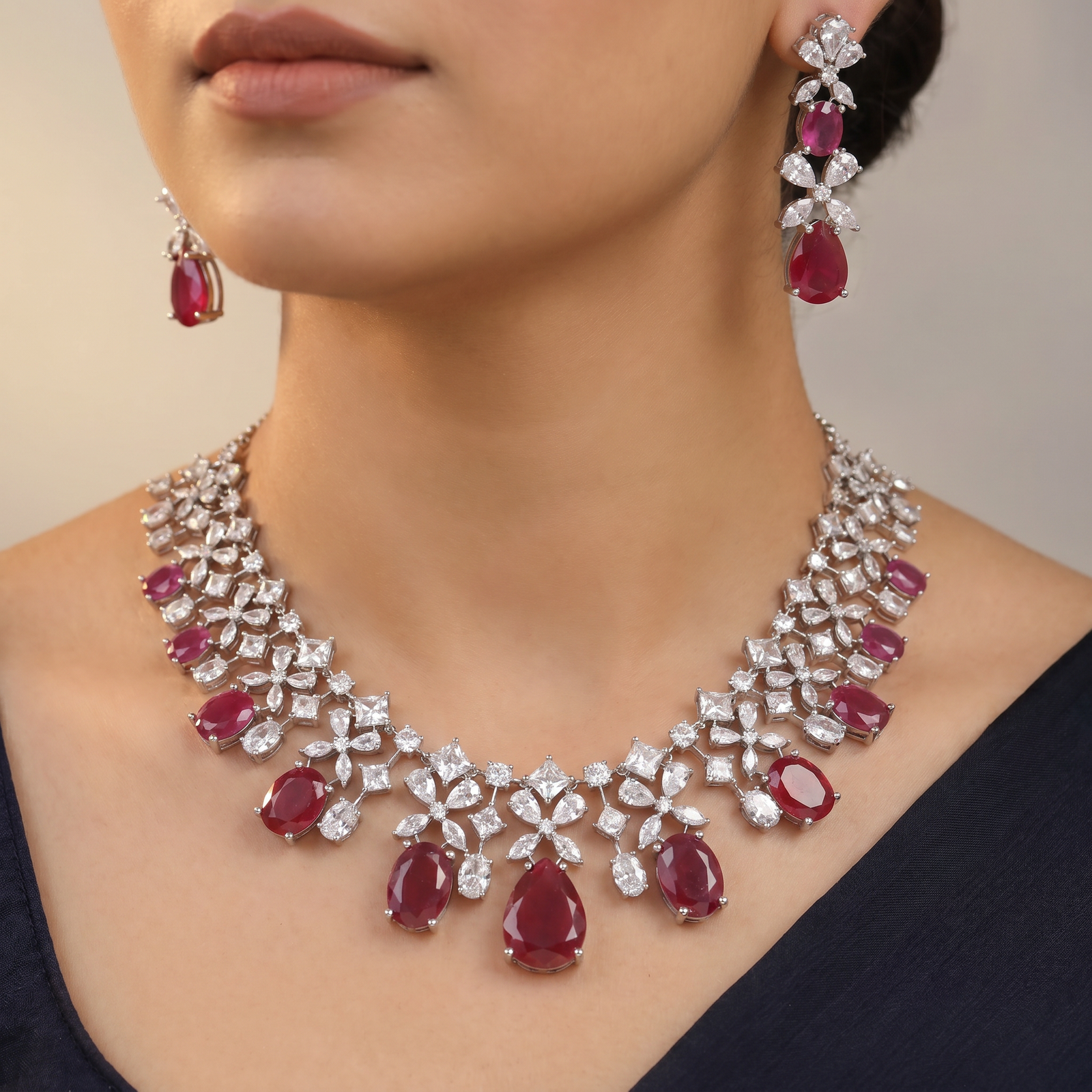 Museum Collection rhodium necklace set with statement neckline profile