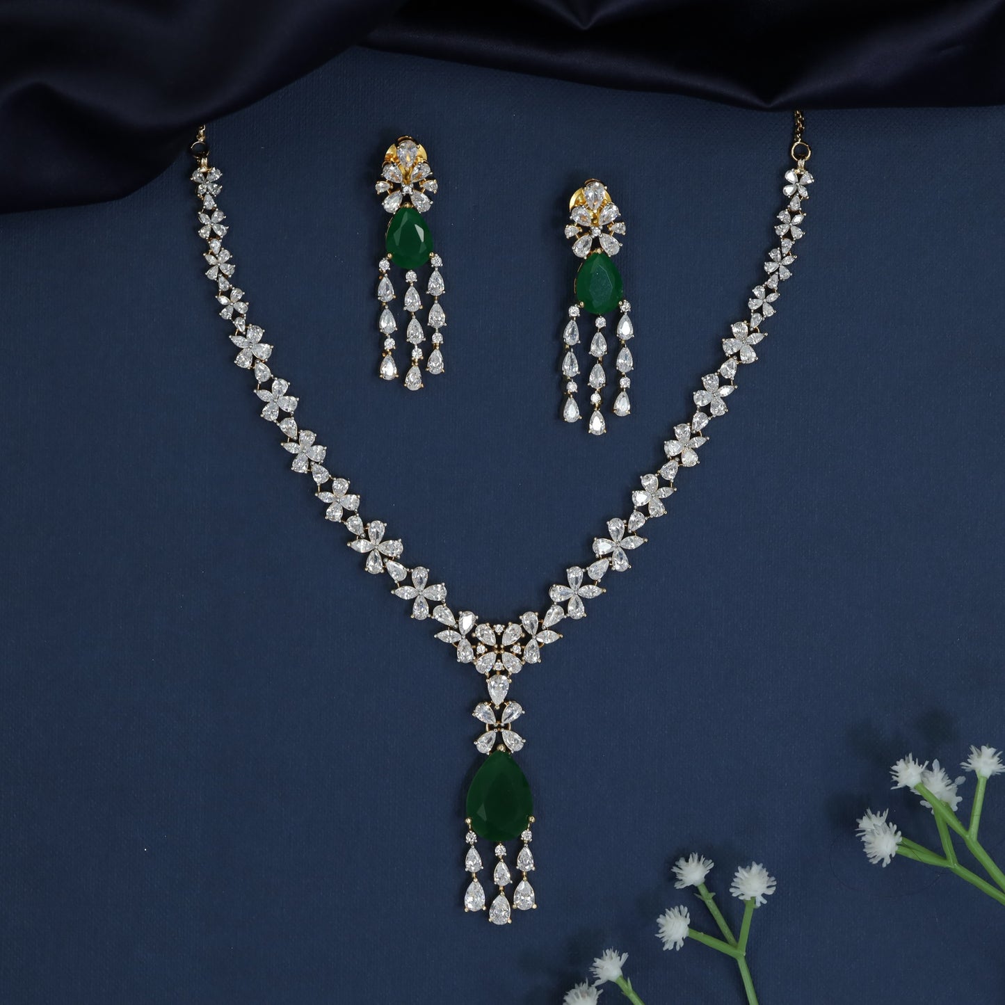 Rosette station GJ necklace set with drop centerpiece detailing