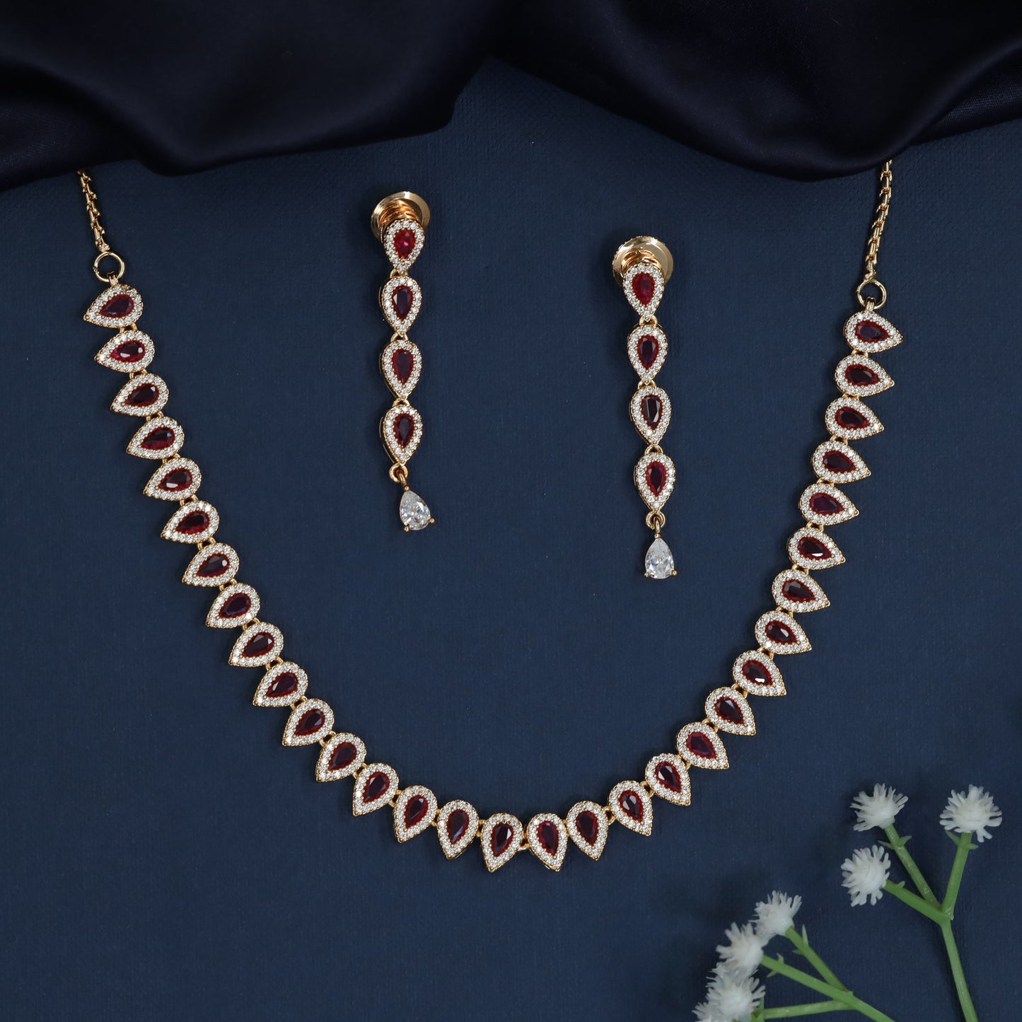 Refined Teardrop Link Gold Polish Necklace for Occasion Styling