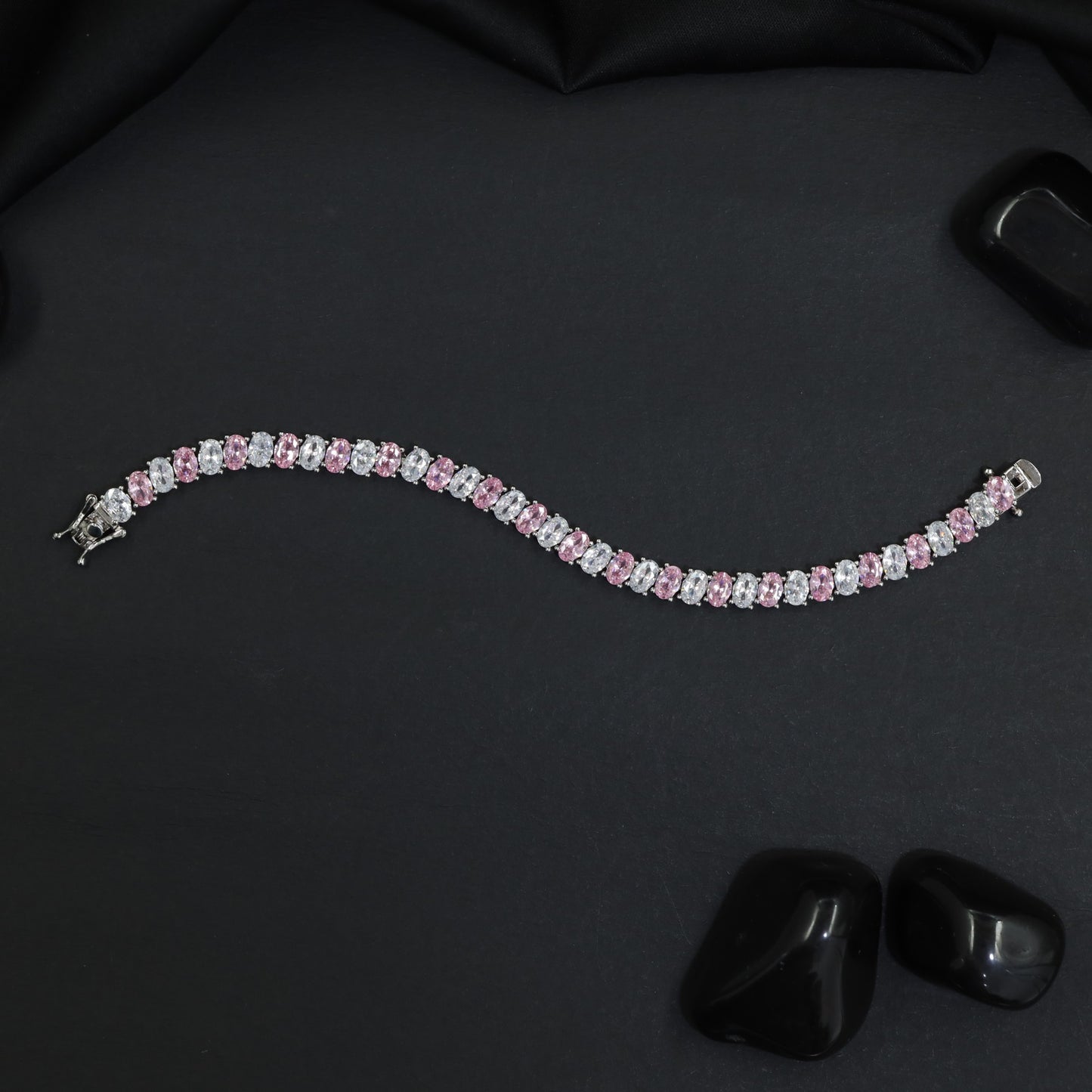 Elegant Rhodium Bracelet with Rosette Link Arrangement