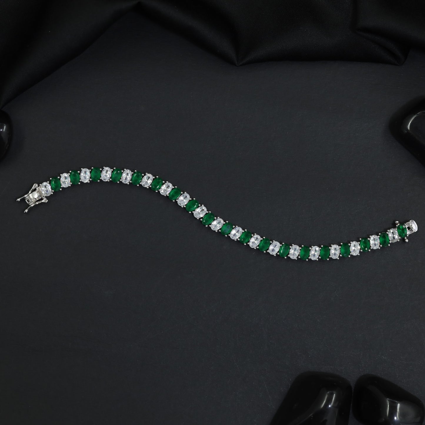 Elegant Rhodium Bracelet with Rosette Link Arrangement