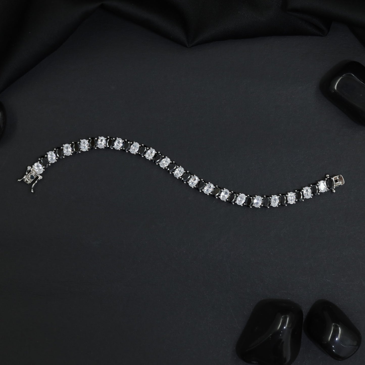 Elegant Rhodium Bracelet with Rosette Link Arrangement