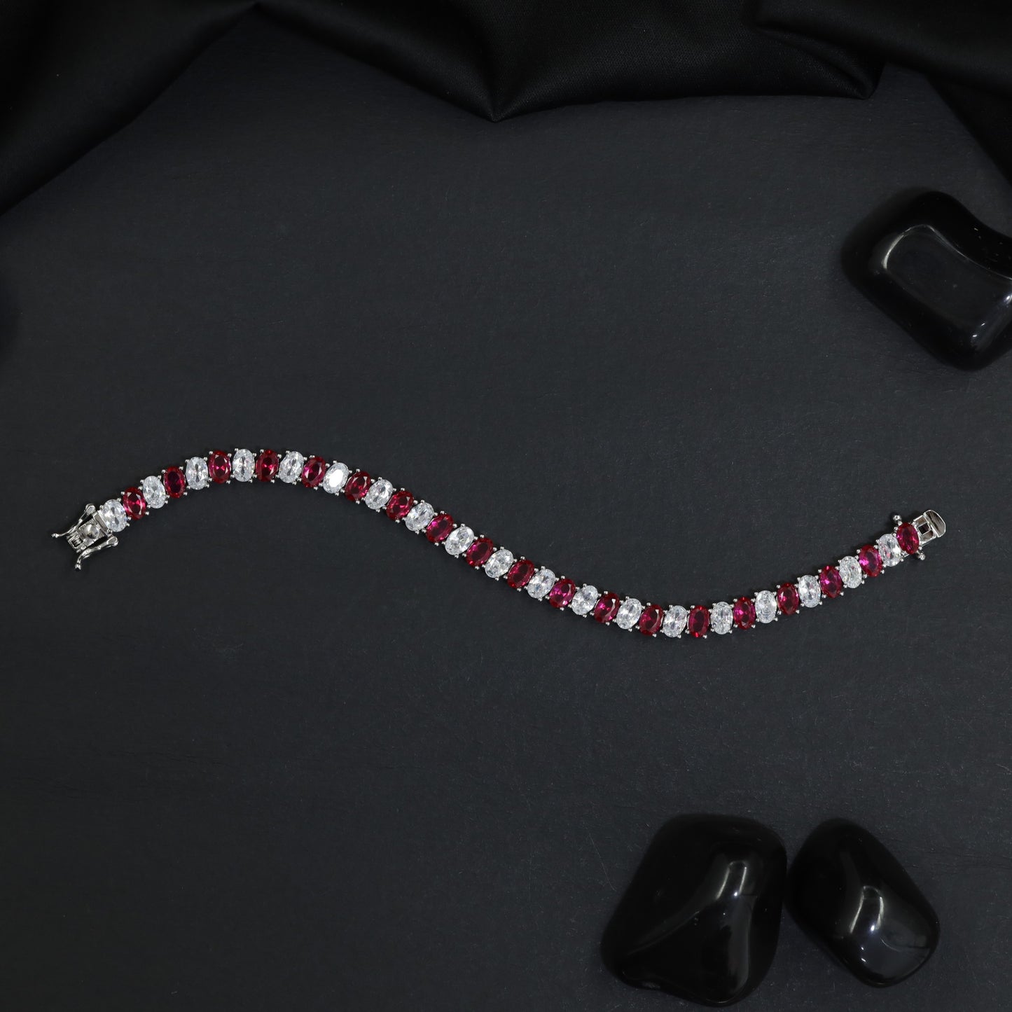 Elegant Rhodium Bracelet with Rosette Link Arrangement