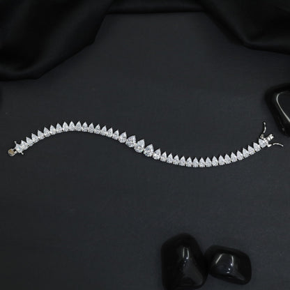 Rhodium Bracelet with Leaf Links in a Graduated Arrangement