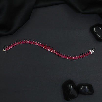 Rhodium Bracelet with Leaf Links in a Graduated Arrangement