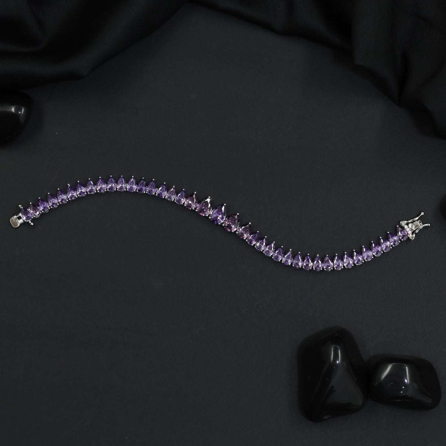 Rhodium Bracelet with Leaf Links in a Graduated Arrangement