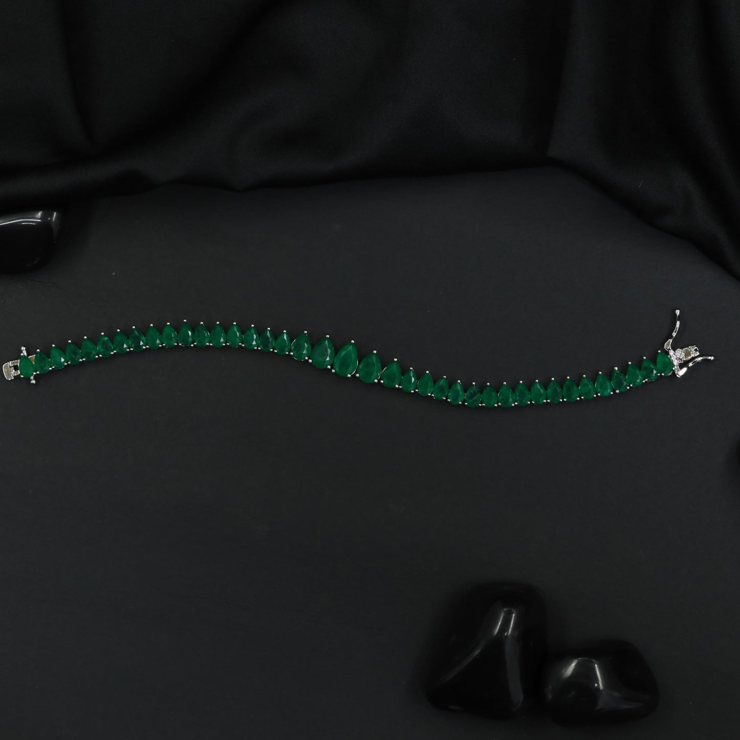 Rhodium Bracelet with Leaf Links in a Graduated Arrangement