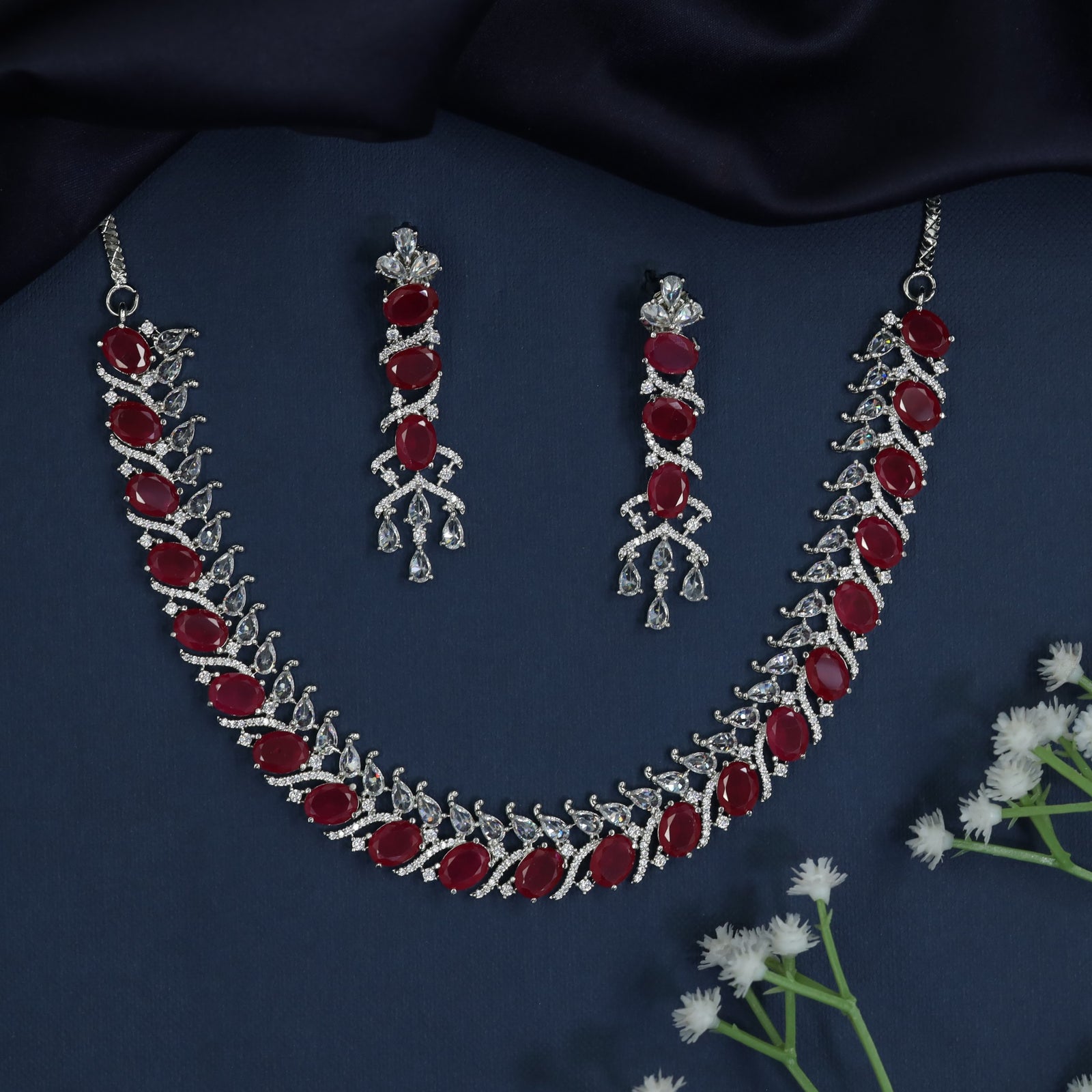 Luxe rhodium necklace with bold centerpiece detailing