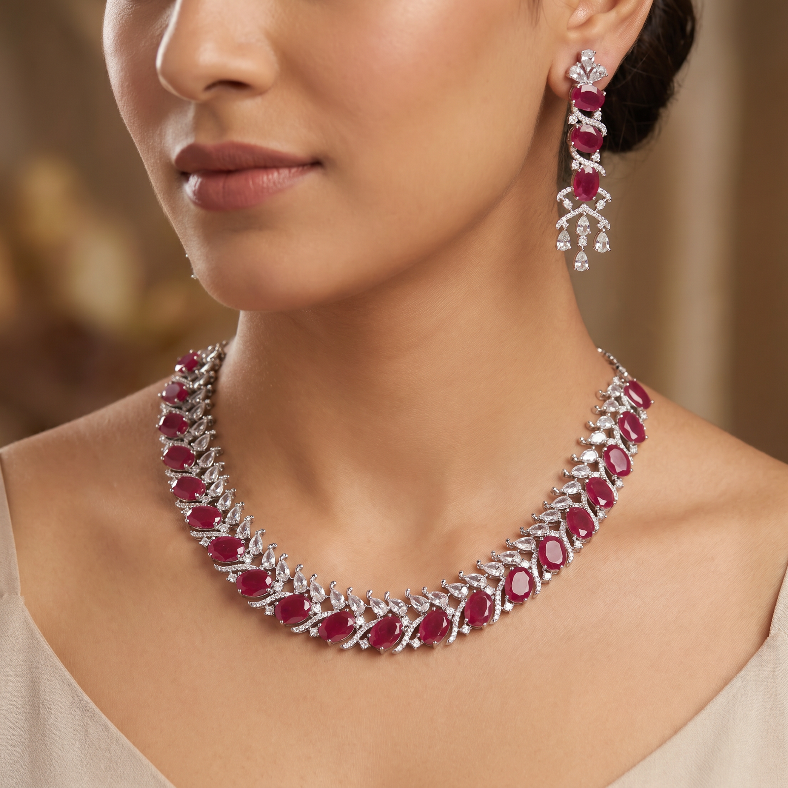 Luxe rhodium necklace with bold centerpiece detailing