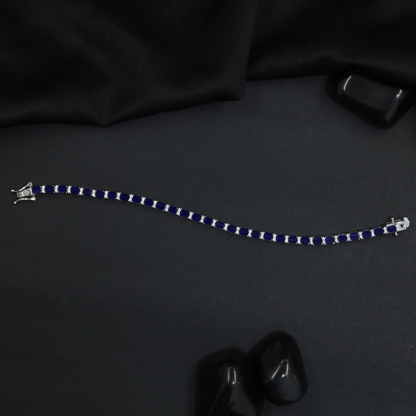 Fashion rhodium bracelet showcasing alternating motif artistry