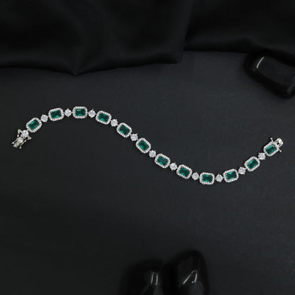 Contemporary rhodium bracelet featuring geometric link artistry