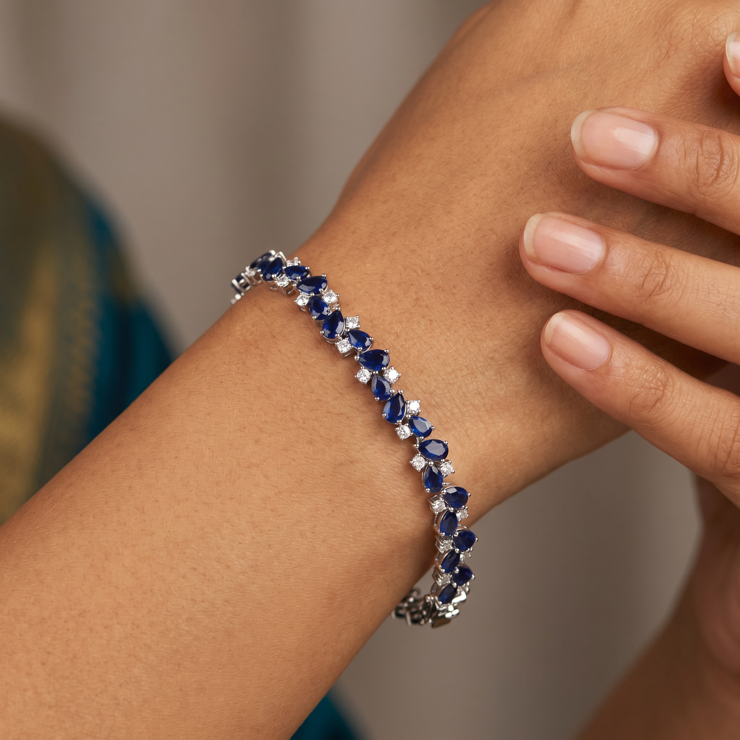 Luxe rhodium bracelet with alternating wave link artistry