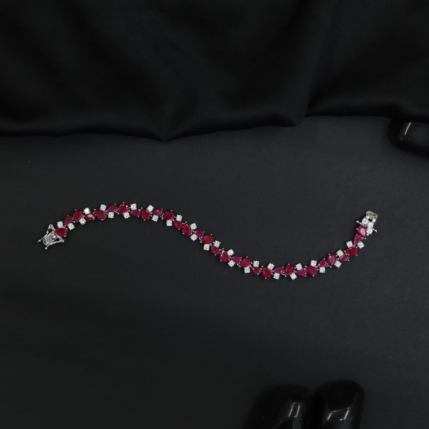 Luxe rhodium bracelet with alternating wave link artistry