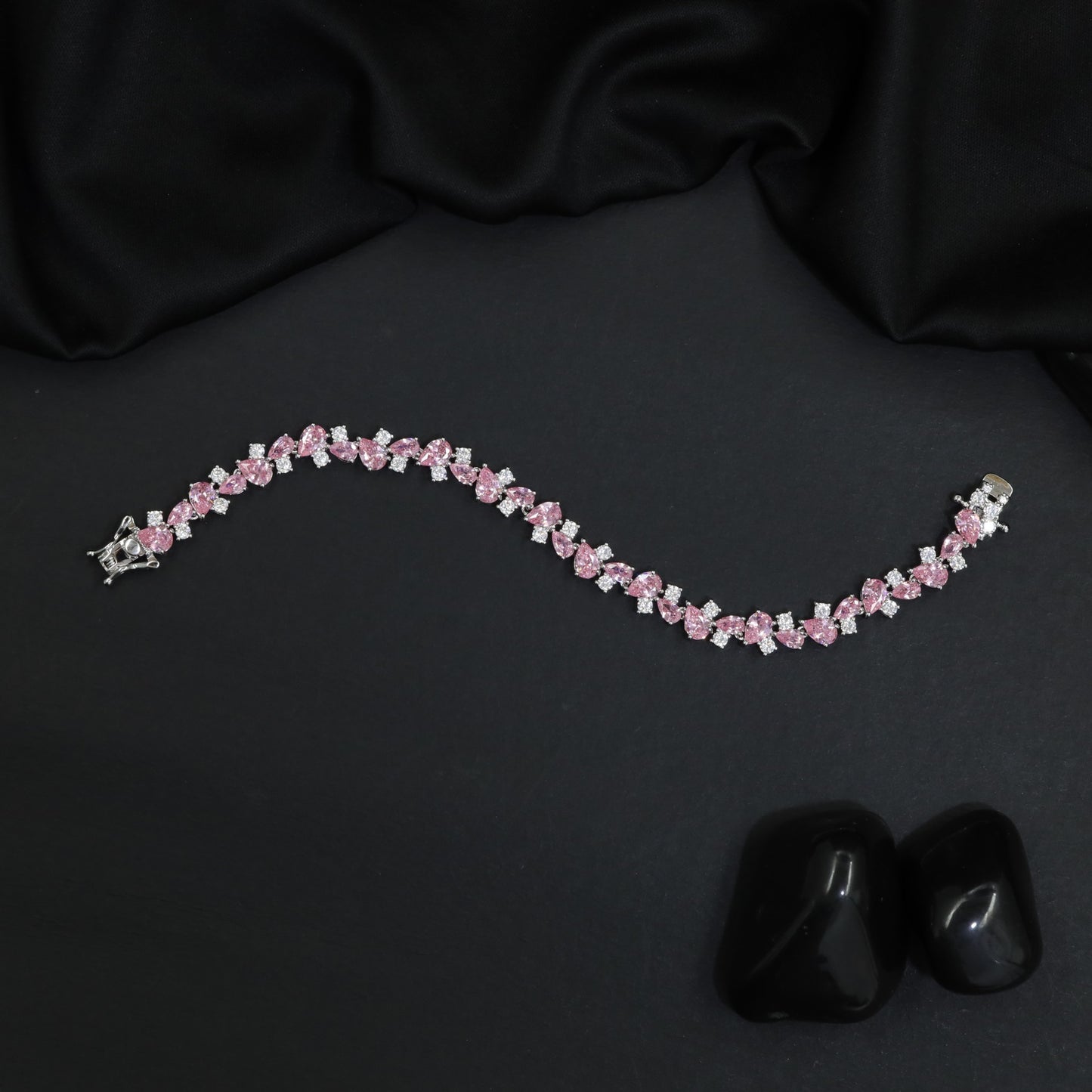 Luxe rhodium bracelet with alternating wave link artistry