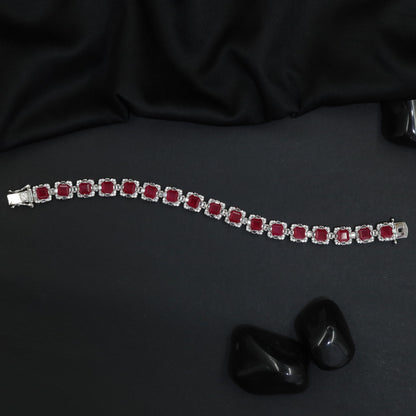 Elegant Rhodium Bracelet with Structured Cushion Link Arrangement