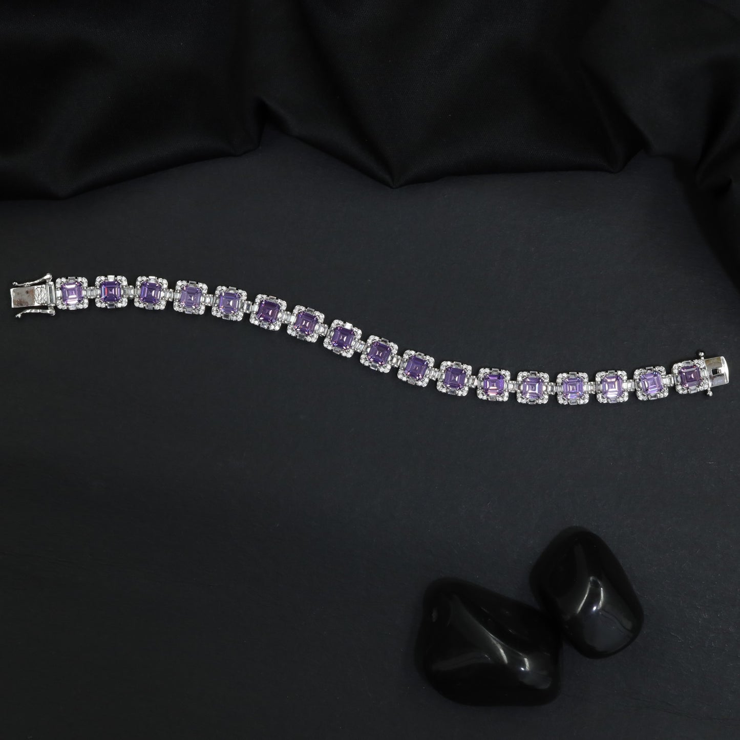 Elegant Rhodium Bracelet with Structured Cushion Link Arrangement