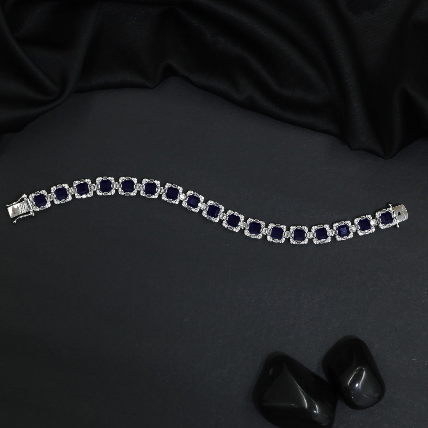 Elegant Rhodium Bracelet with Structured Cushion Link Arrangement