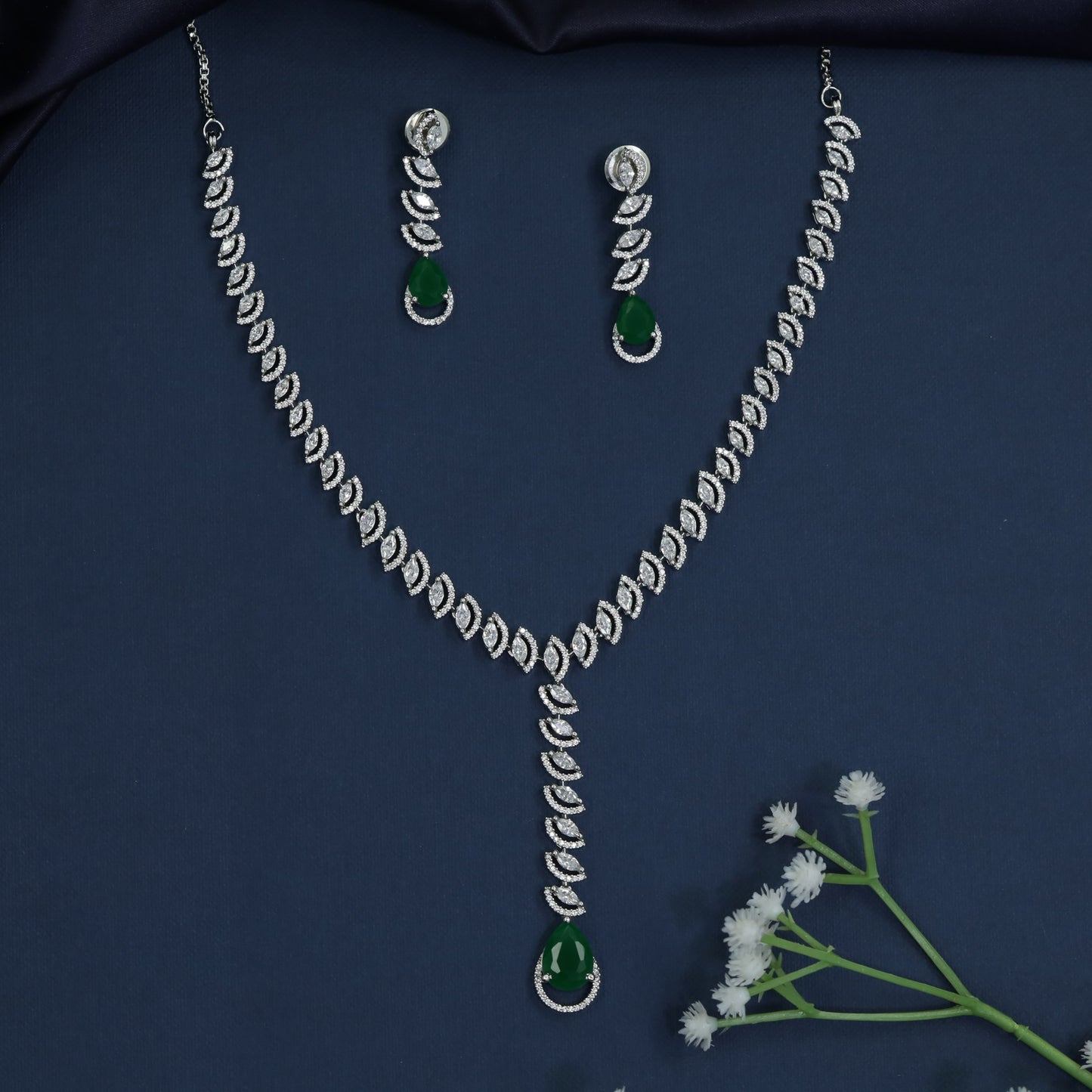 Flowing Marquise Link Necklace with Sculpted Y-Drop Styling
