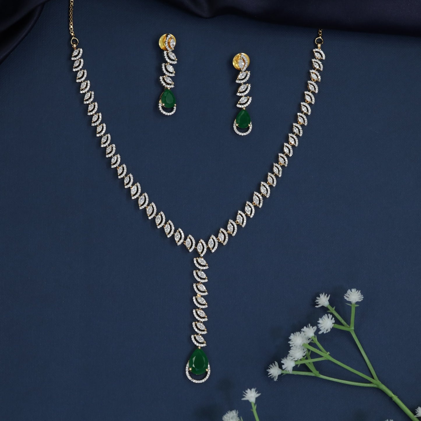 Flowing Marquise Link Necklace with Sculpted Y-Drop Styling