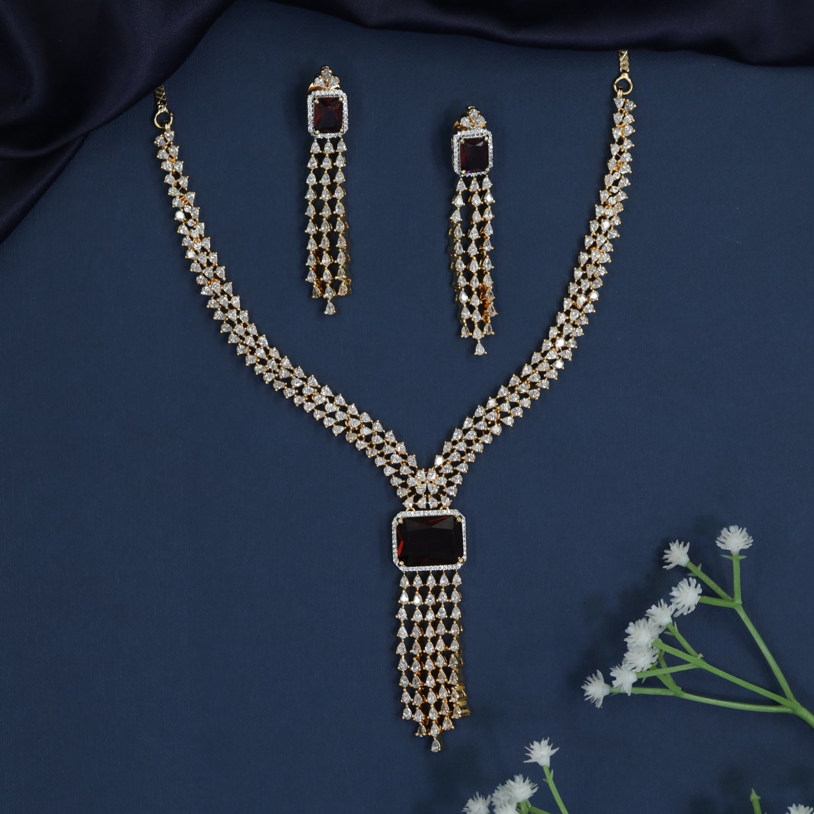 Fashion Week Select Gj Necklace with Geometric Fringe Design