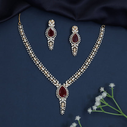 Teardrop Frame Necklace with Graduated Pendant Design