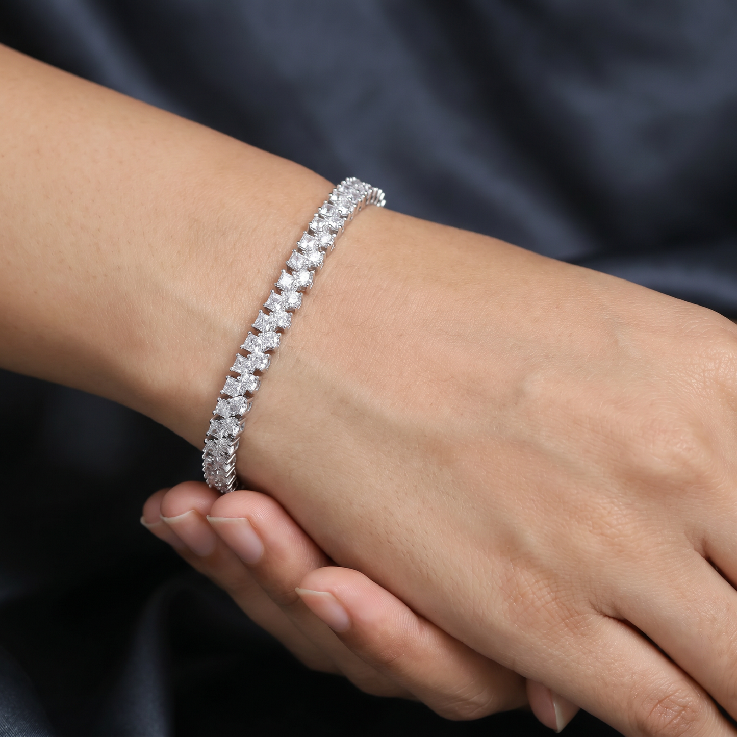 Floral Pattern Crystal Bracelet with Timeless Appeal
