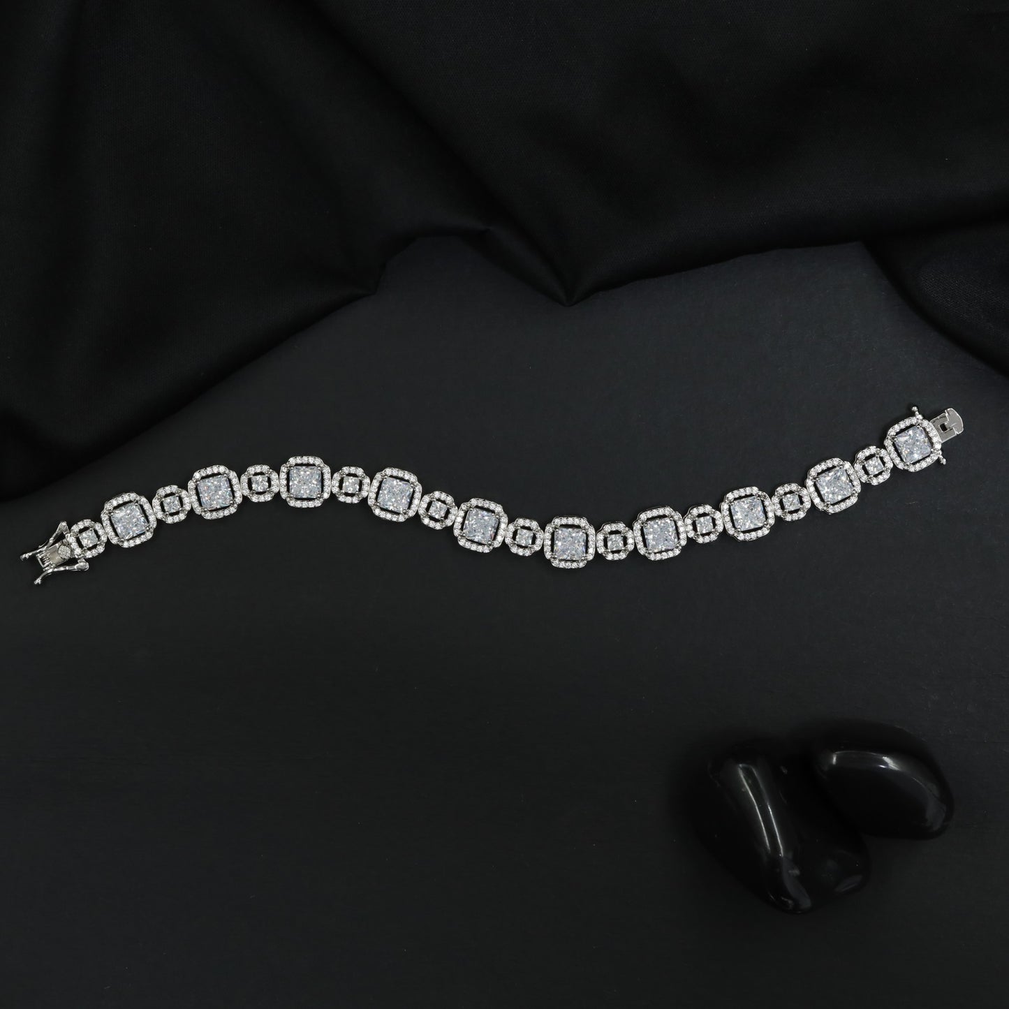 Rhodium Bracelet with Rounded Cushion and Oval Links
