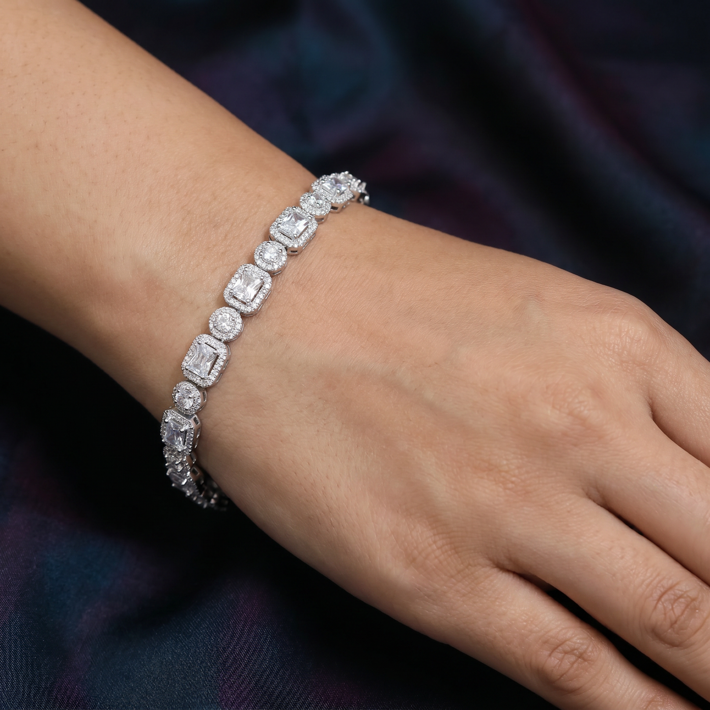 Rhodium Bracelet Showcasing Rounded Cushion Link Arrangement