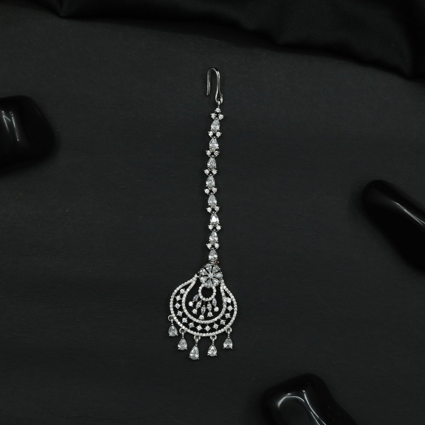 Tikka with Layered Arch Detailing and Decorative Drops