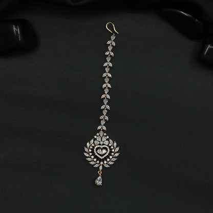 Tikka with Heart Centre Design and Leaf Border Detailing