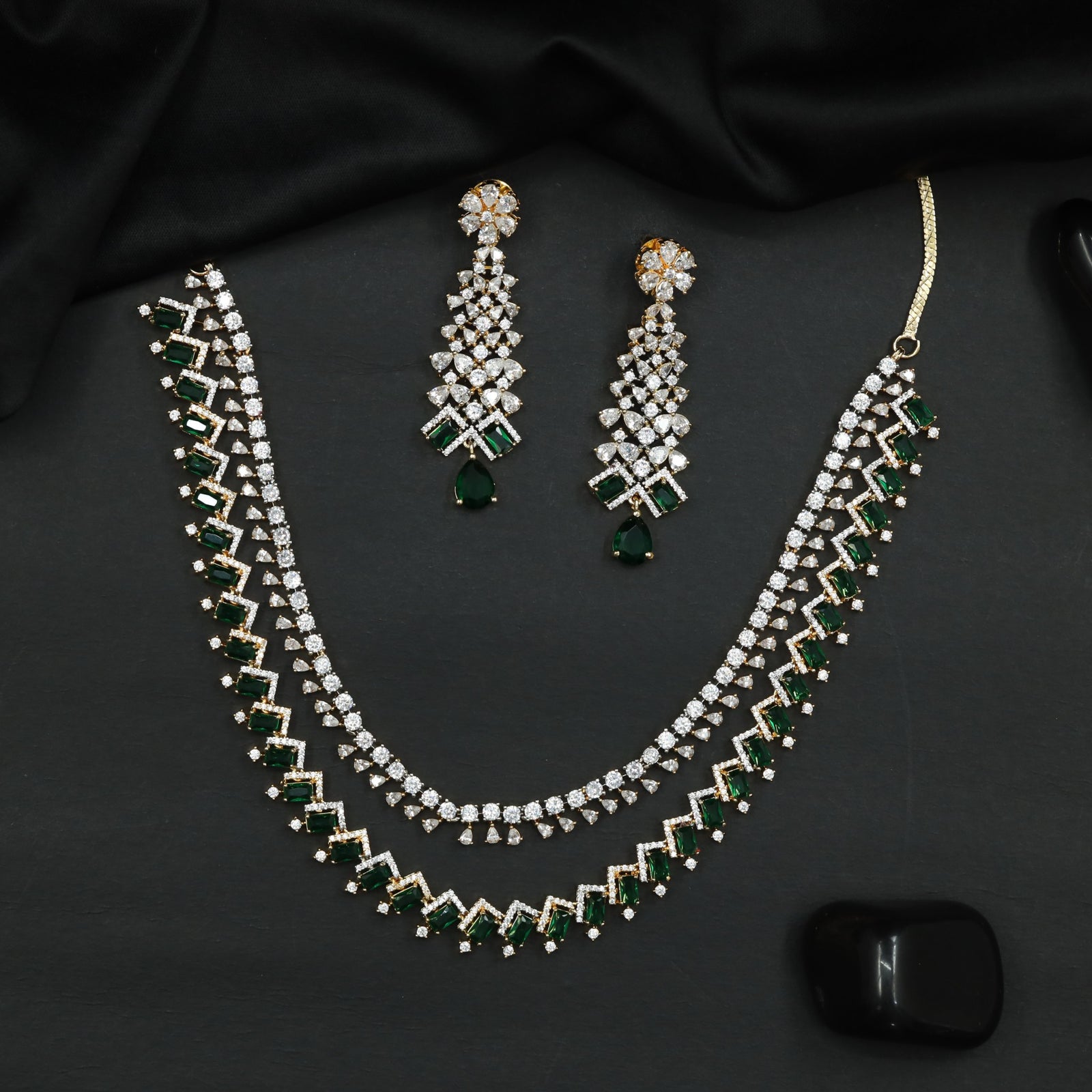Necklace with Chevron Border and Double Row Design
