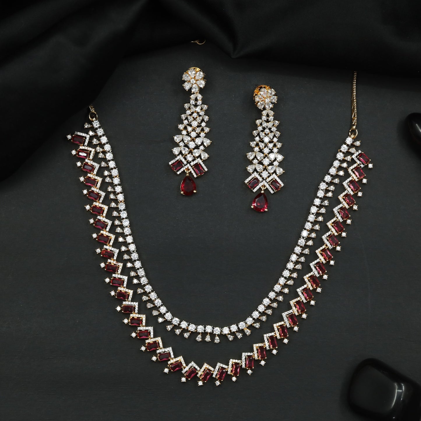 Necklace with Chevron Border and Double Row Design