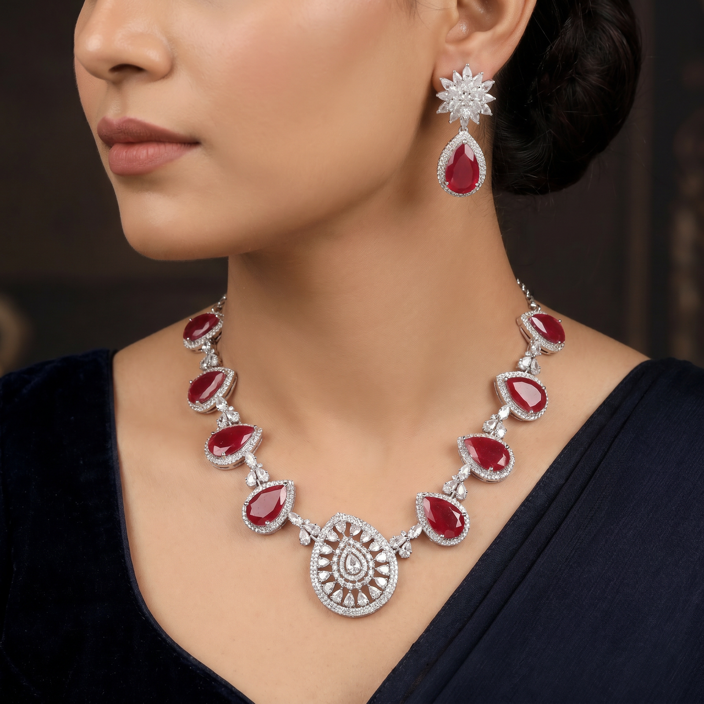 Pear Link Rhodium Necklace with Circular Accent Design
