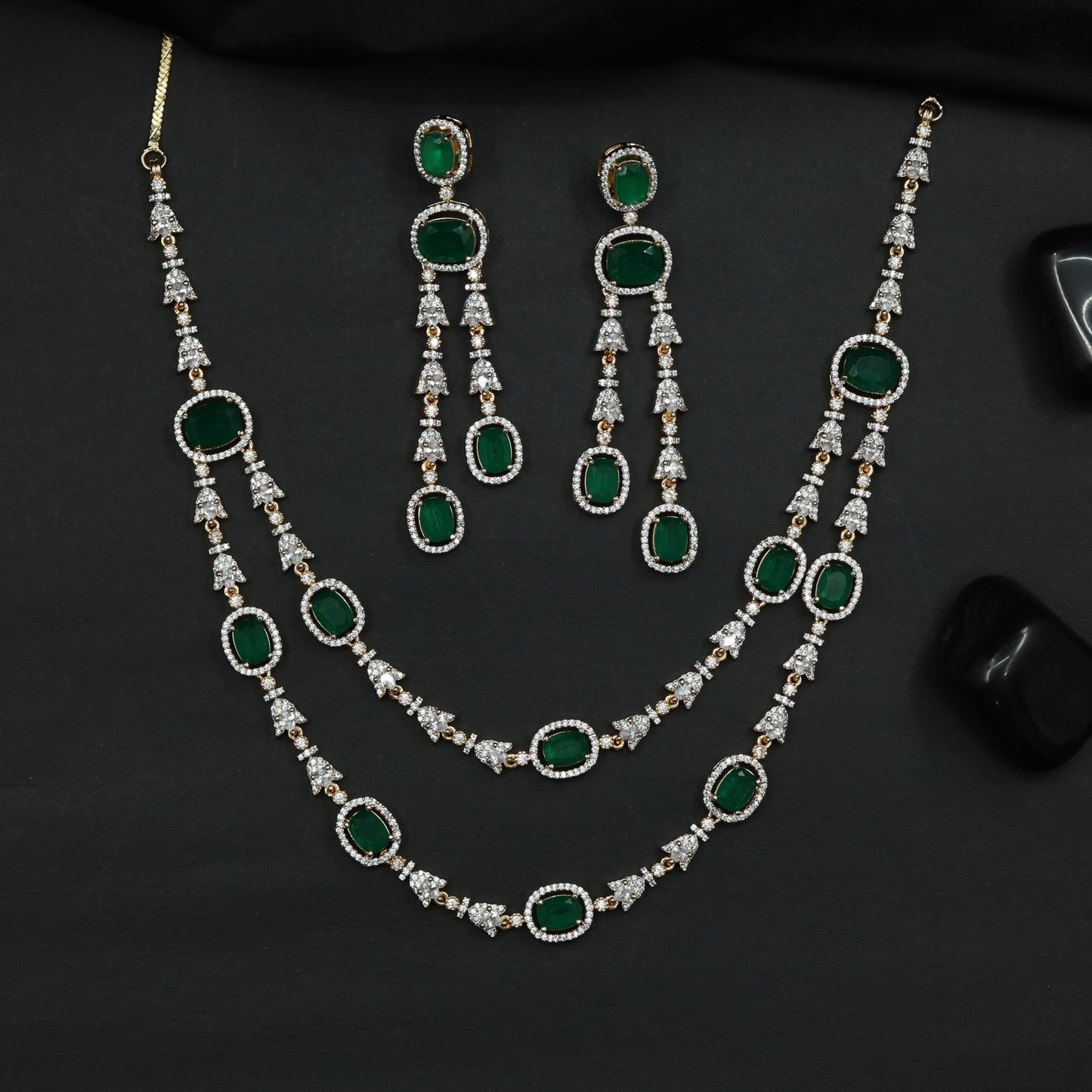 Necklace Featuring Double Row Link Arrangement