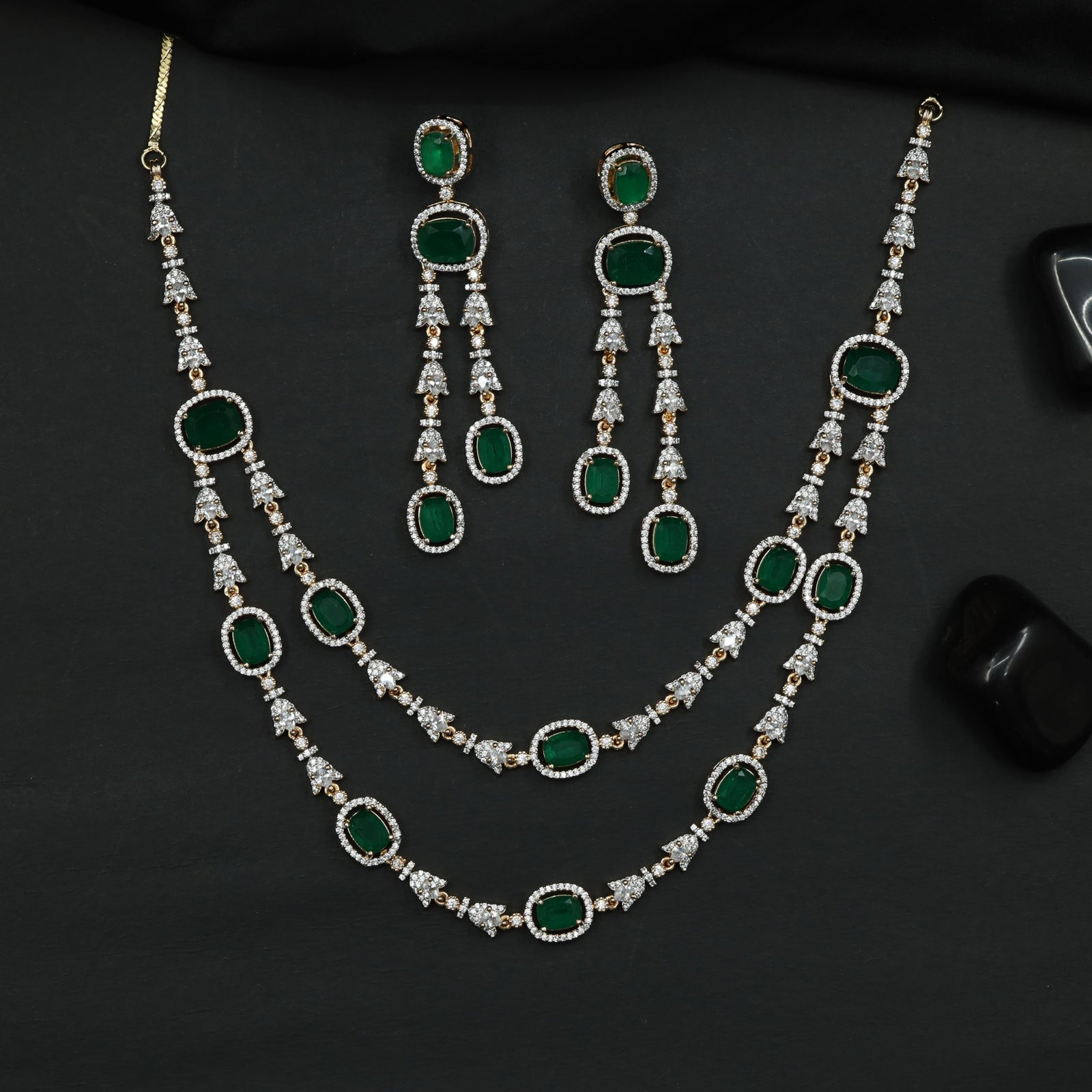Necklace Featuring Double Row Link Arrangement