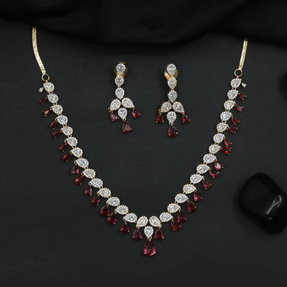 Leaf Pattern GJ Necklace with Graduated Composition