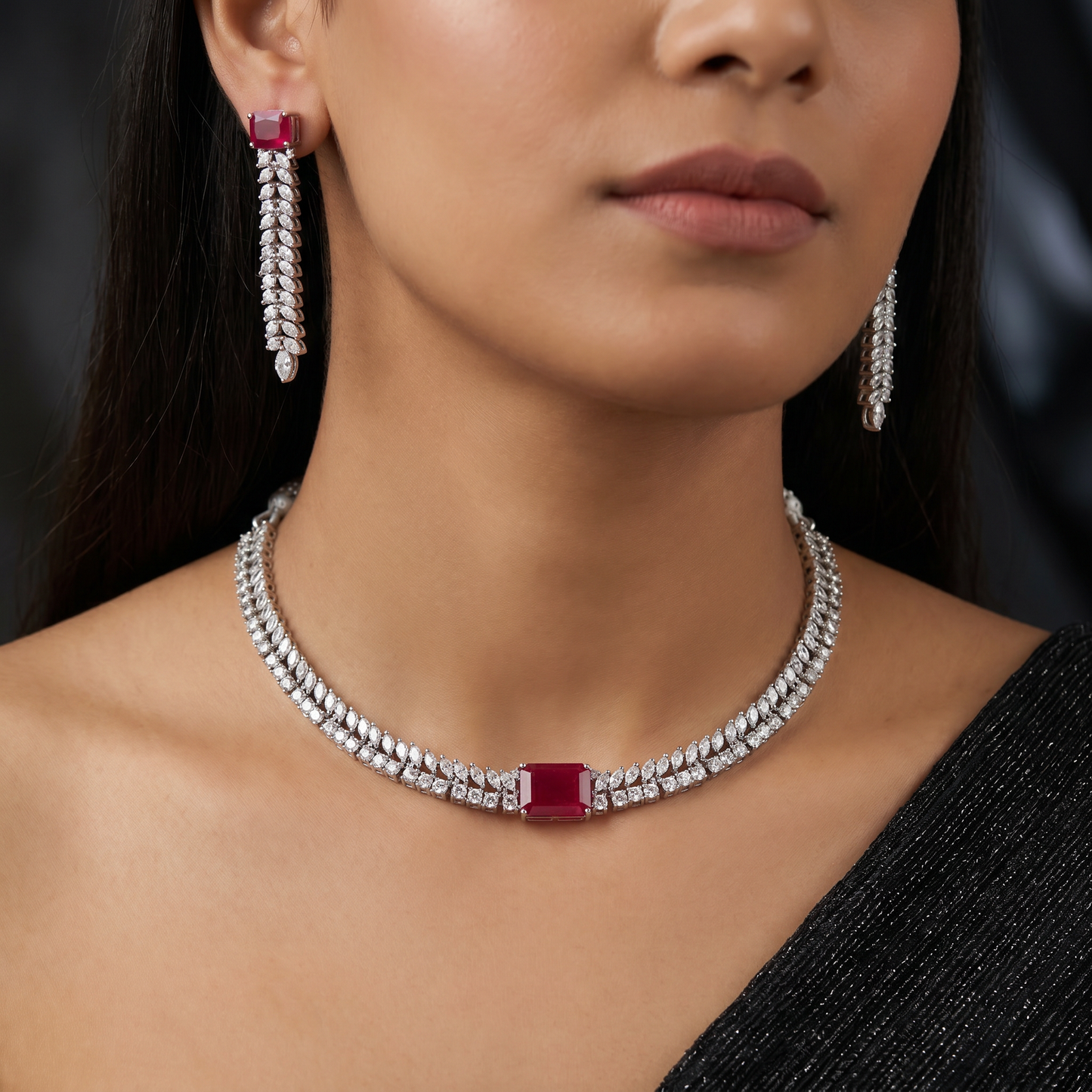 Rhodium Choker with Leaf Link Design and Centre Accent