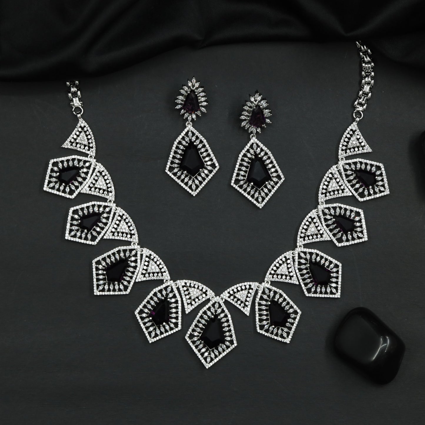 Openwork Geometric Necklace with Statement Appeal