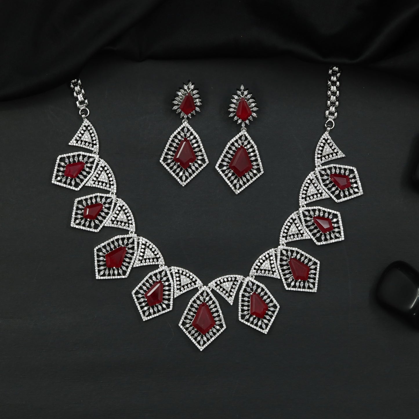 Openwork Geometric Necklace with Statement Appeal