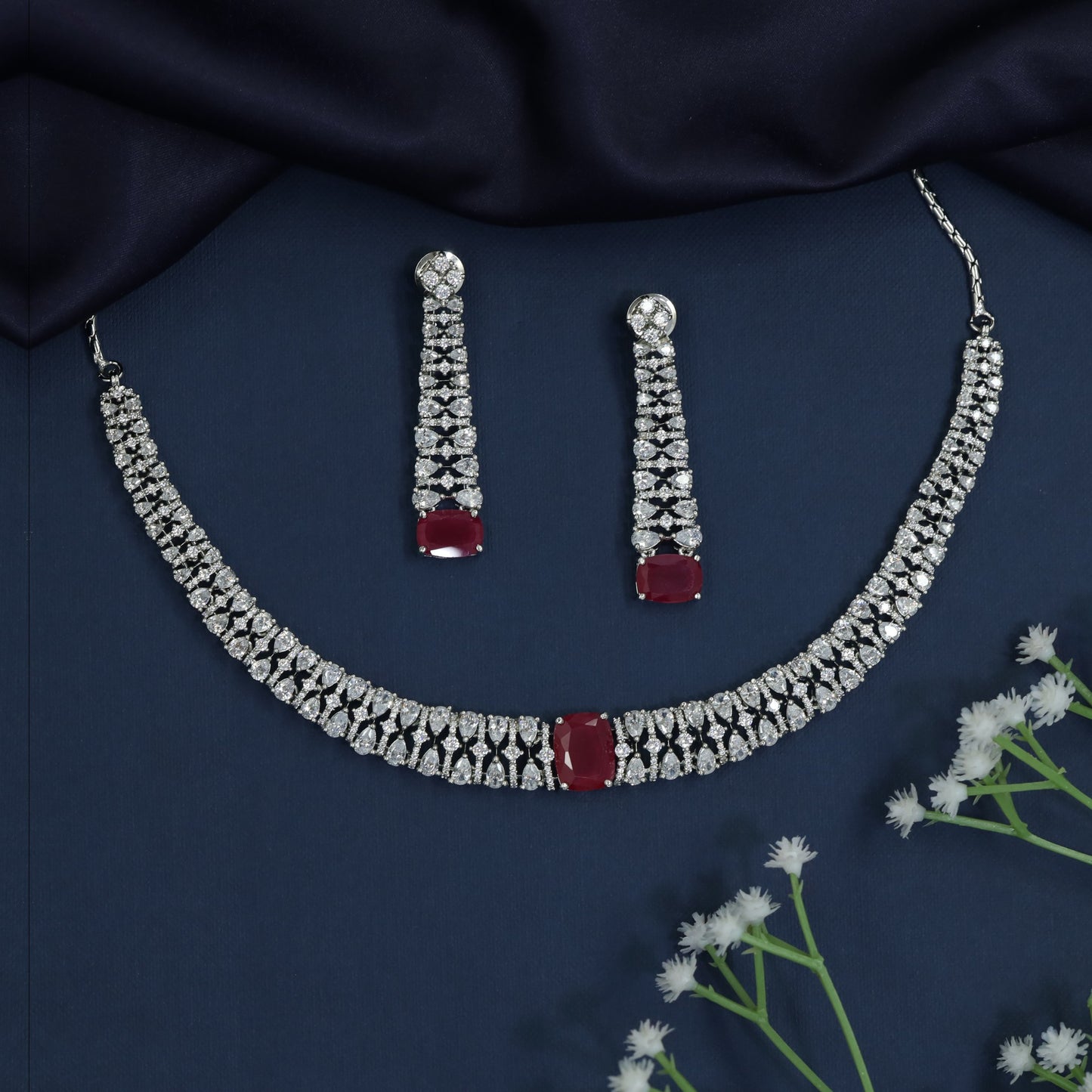 Crystal Lattice Choker with Center Frame Detail