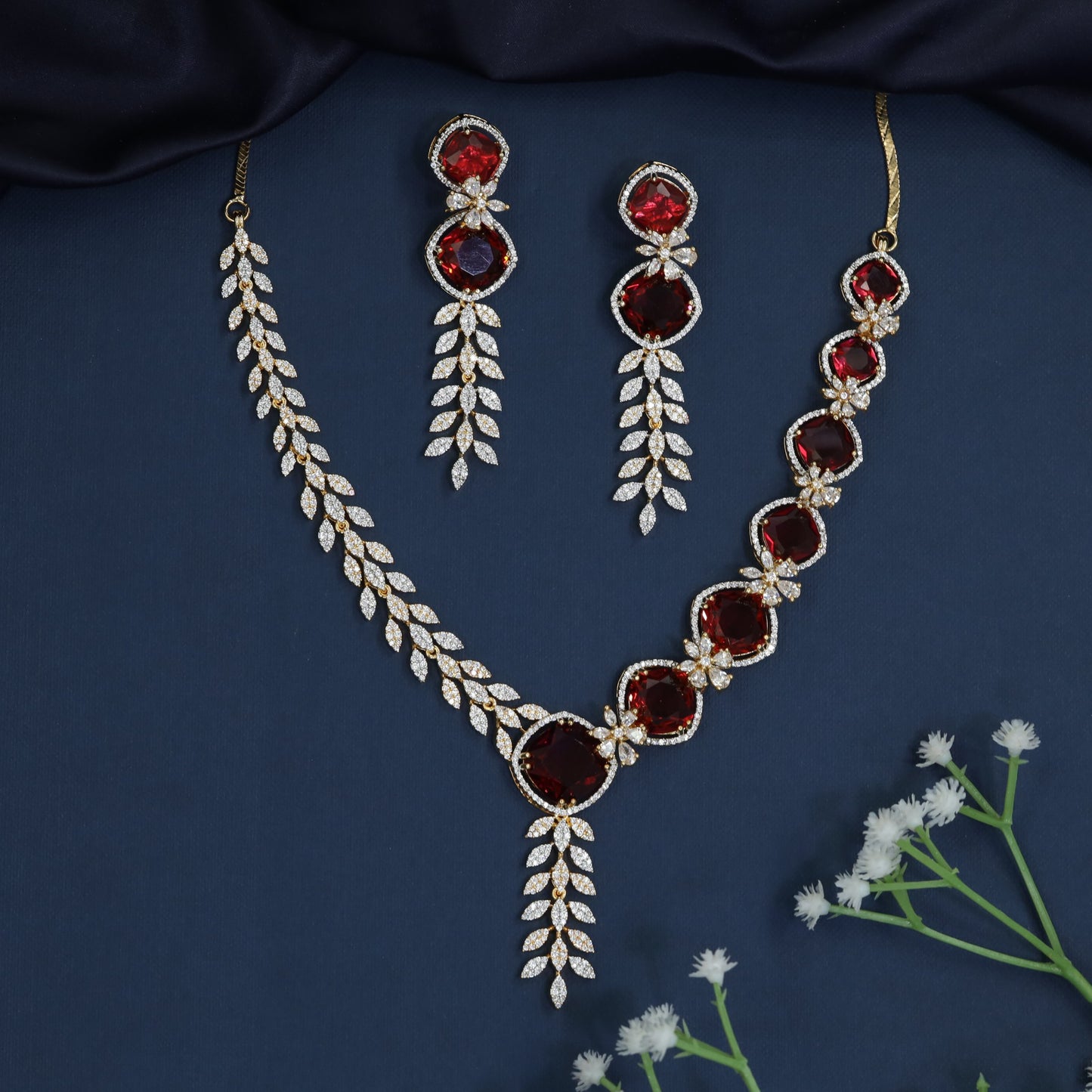 Modern Gold Polish Necklace with Sculpted Fringe Silhouette