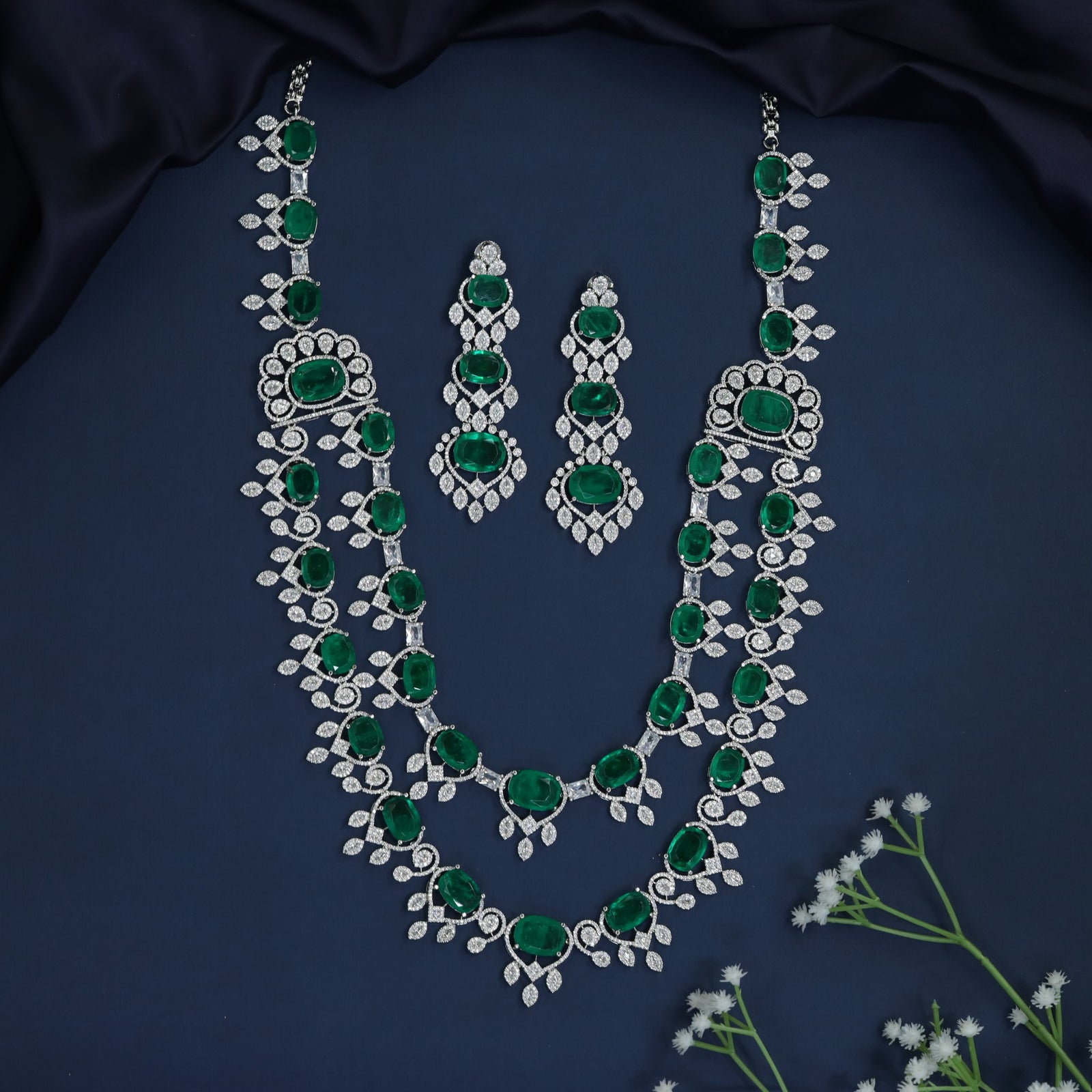 Spotlight collection long haara with medallion station design