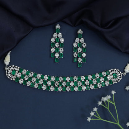 Heritage revival choker with rosette link construction