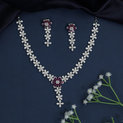 Daisy chain necklace with floral centerpiece design