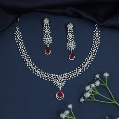 Party wear necklace with floral burst arrangement