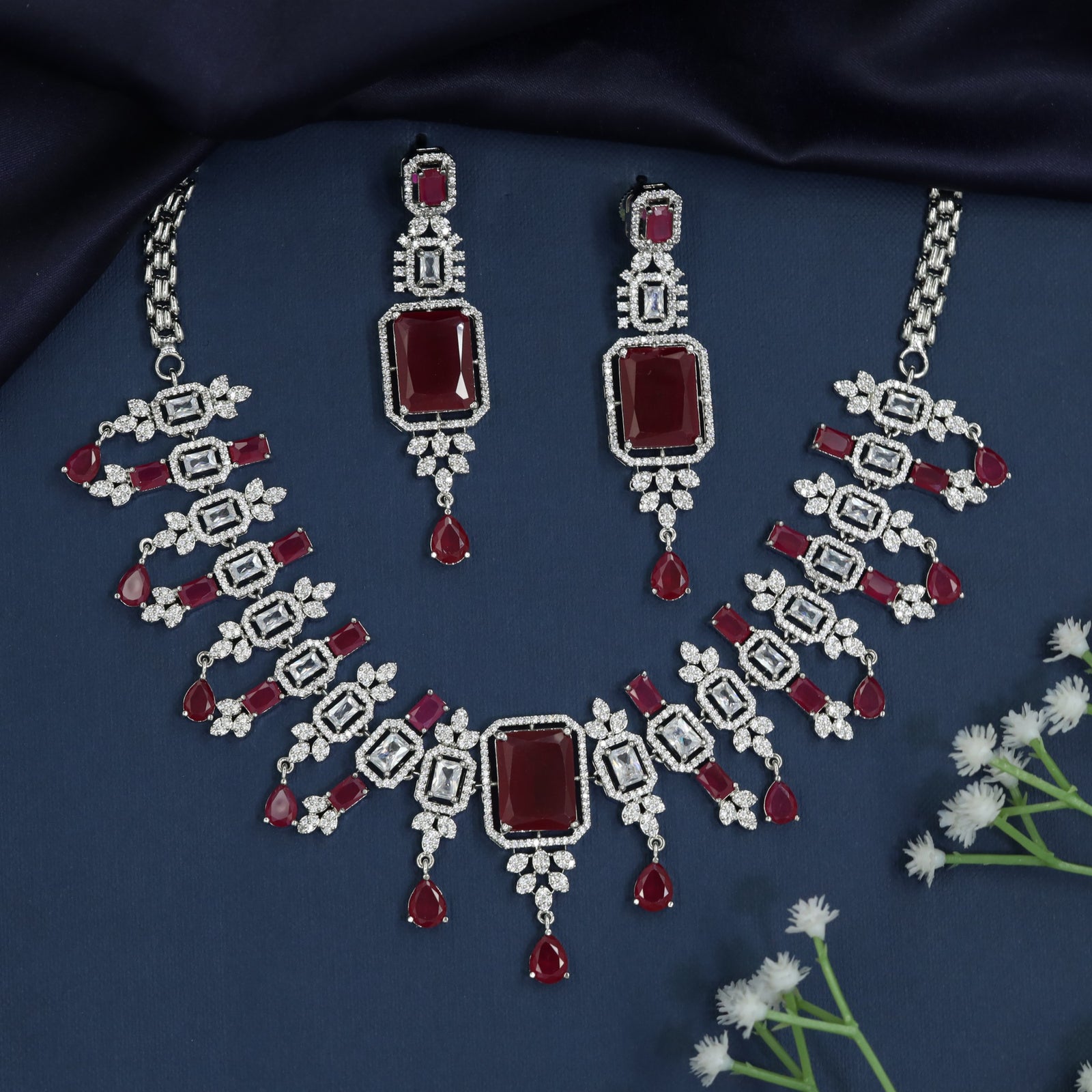 Rectangular link necklace with cascading side panels