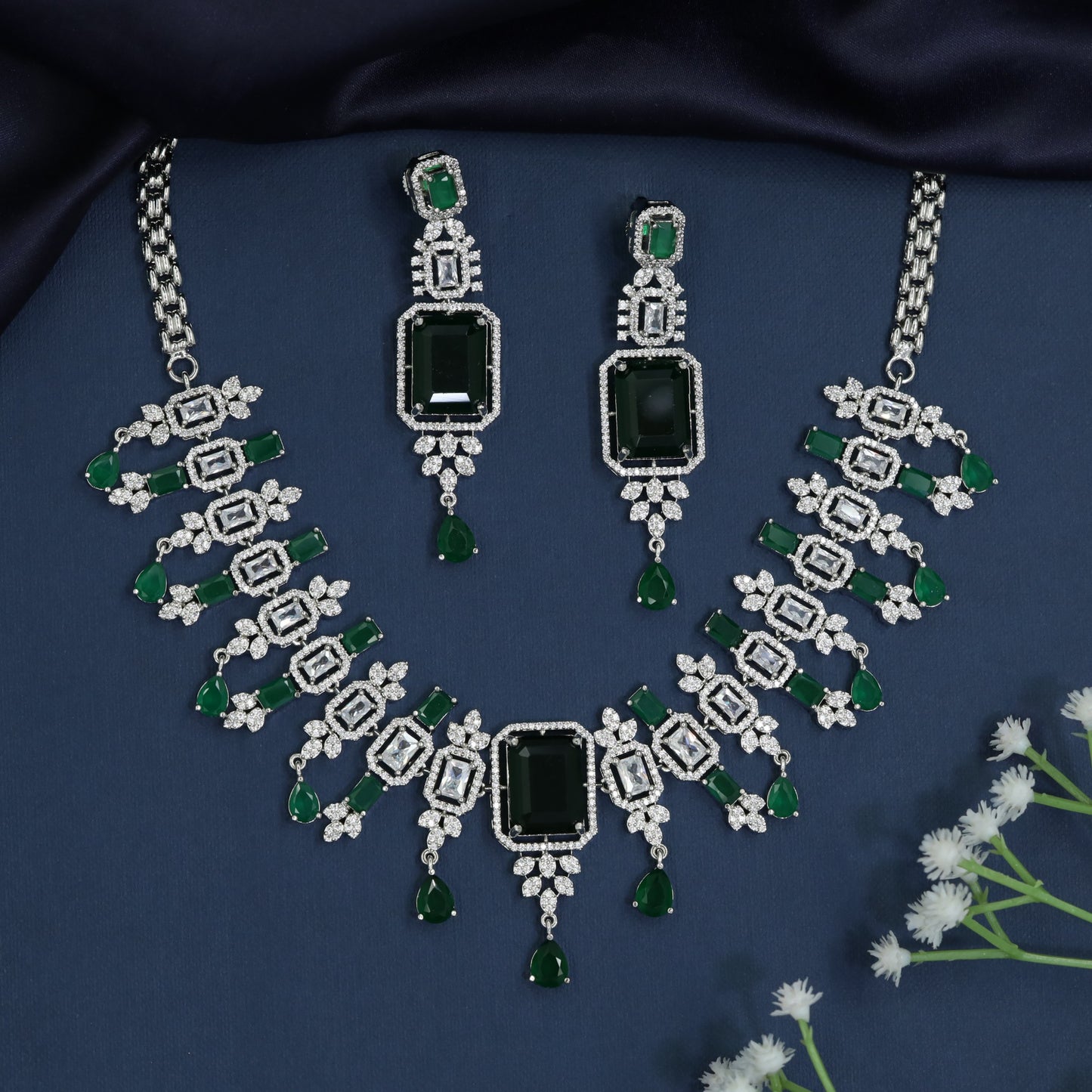 Rectangular link necklace with cascading side panels
